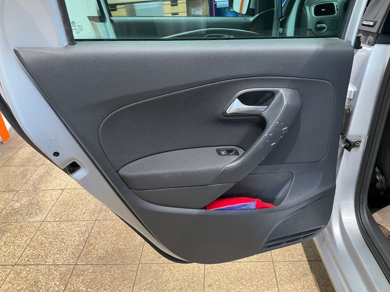 Volkswagen Polo 1.4 TDI Allstar BlueMotion Tech 2016 – снимка 22