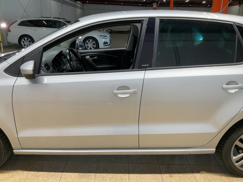 Volkswagen Polo 1.4 TDI Allstar BlueMotion Tech 2016 – снимка 4