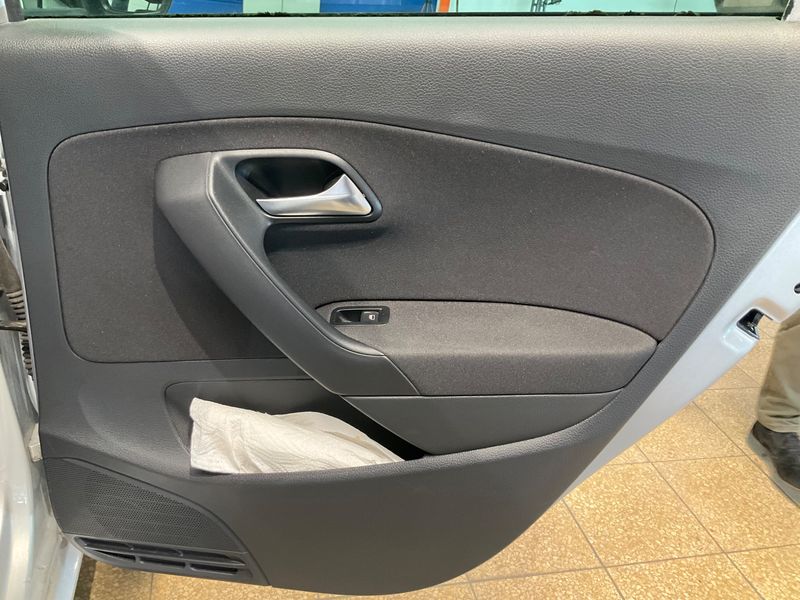 Volkswagen Polo 1.4 TDI Allstar BlueMotion Tech 2016 – снимка 21