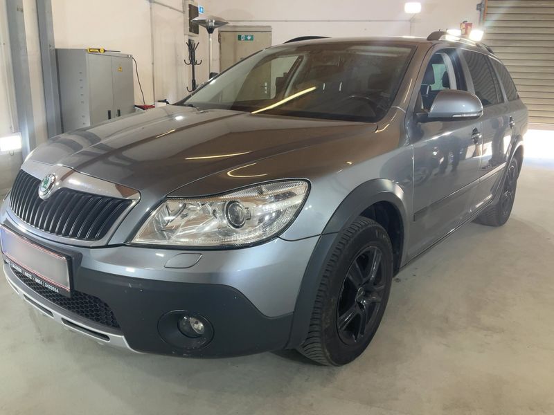 Skoda Octavia 2.0 TDI Scout 4x4 2013 – снимка 2