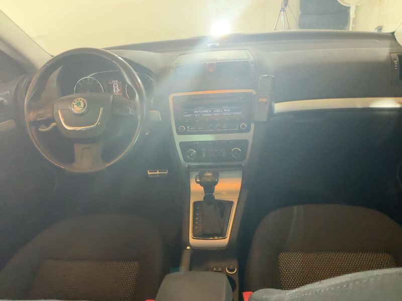 Skoda Octavia 2.0 TDI Scout 4x4 2013 – снимка 18