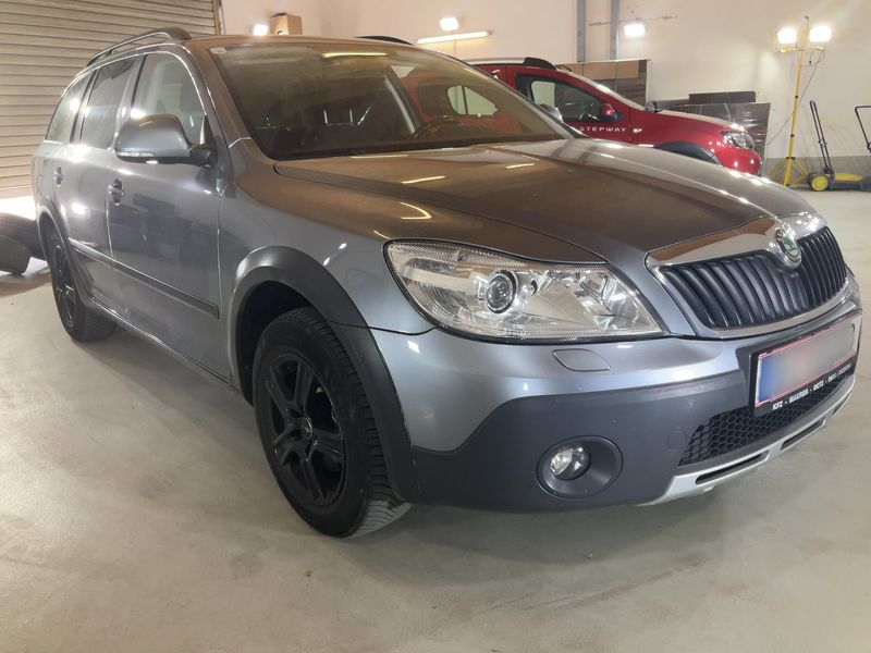 Skoda Octavia 2.0 TDI Scout 4x4 2013 – снимка 12