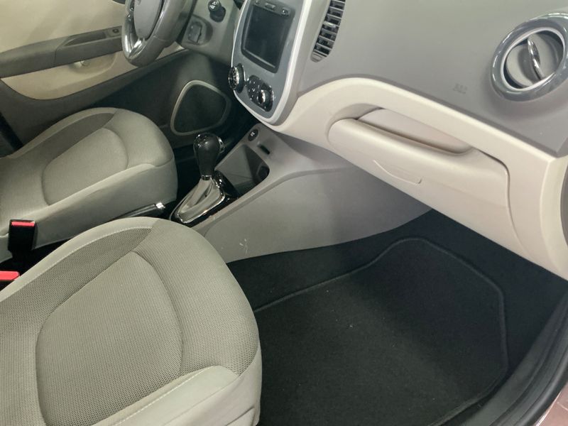 Renault Captur 1.2 TCe Dynamique 2013 – снимка 28