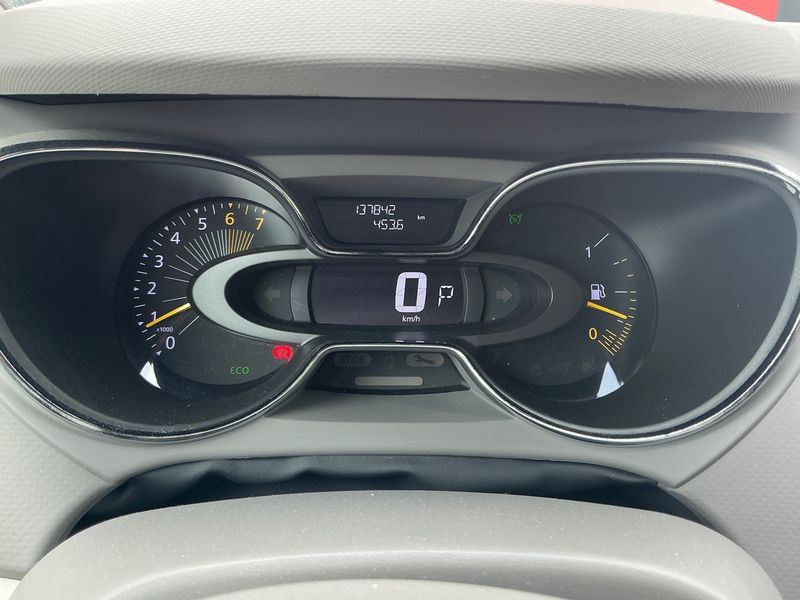 Renault Captur 1.2 TCe Dynamique 2013 – снимка 19