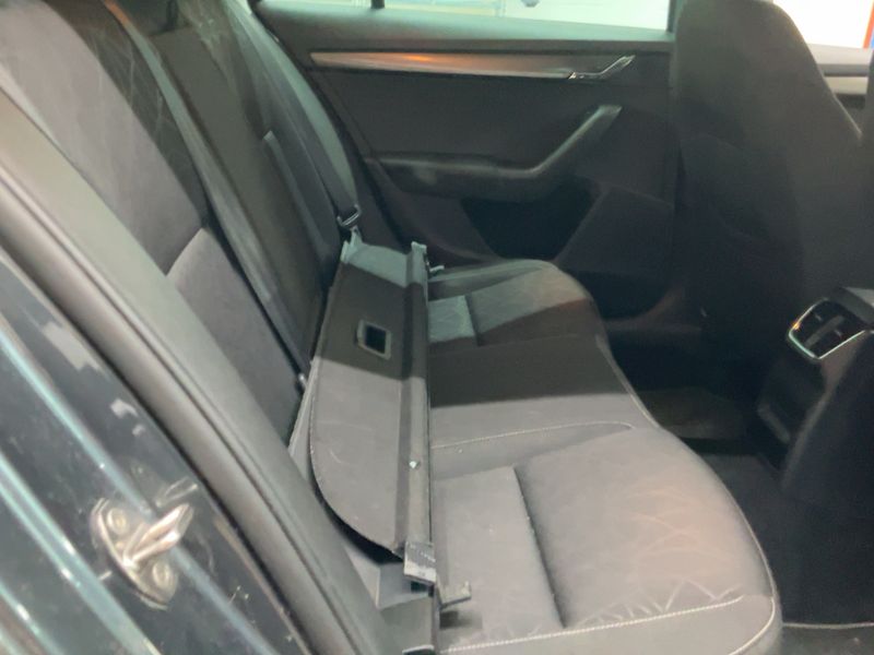 Skoda Octavia 1.6 TDI Clever 2018 – снимка 20