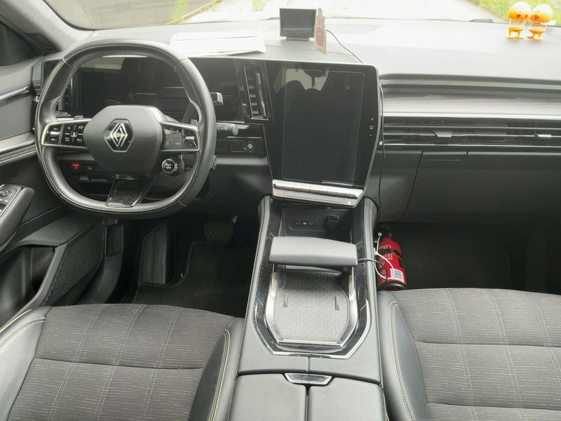 Renault Austral 1.2 Hybrid E-Tech Iconic 2023 – снимка 18