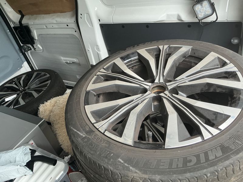 Renault Austral 1.2 Hybrid E-Tech Iconic 2023 – снимка 15