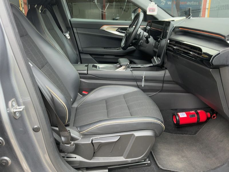 Renault Austral 1.2 Hybrid E-Tech Iconic 2023 – снимка 17