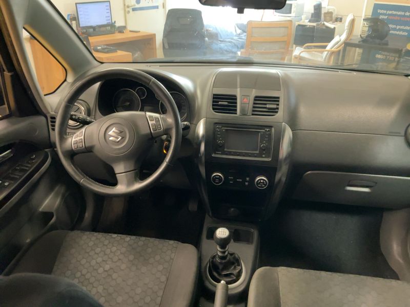 Suzuki SX4 2.0 DDiS Comfort 2013 – снимка 17