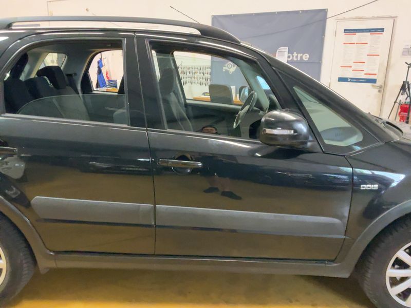 Suzuki SX4 2.0 DDiS Comfort 2013 – снимка 10