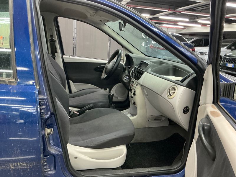 Fiat Punto 1.3 JTD 70 Multijet Dynamic 2003 – снимка 3