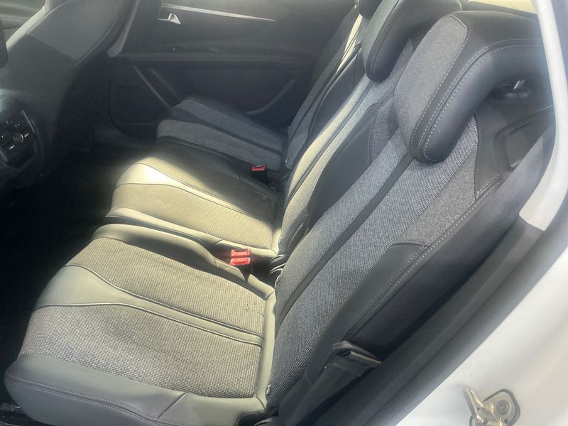Peugeot 5008 1.5 Blue-HDi Allure 2019 – снимка 24