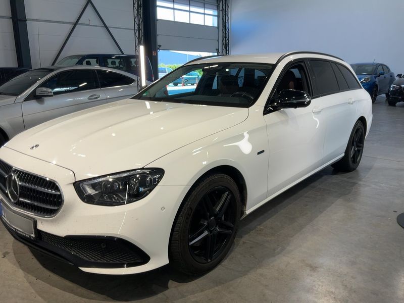 Mercedes-Benz E-Klasse E 300e T Avantgarde 2021 – снимка 1