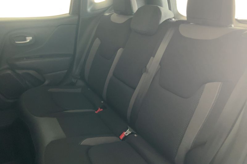 Jeep Renegade 1.3 T4 4xe Plug-in Hybrid 80th Anniversary 2022 – снимка 19