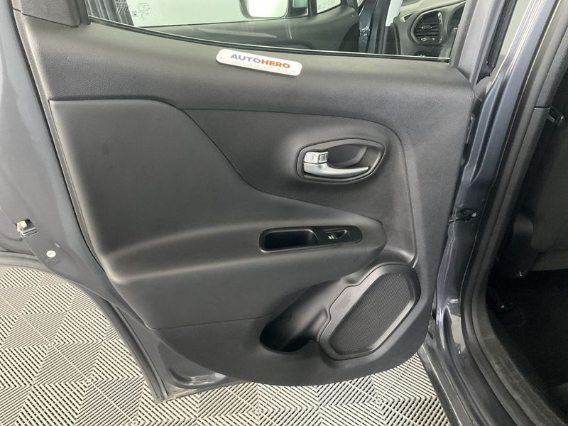 Jeep Renegade 1.3 T4 4xe Plug-in Hybrid 80th Anniversary 2022 – снимка 22