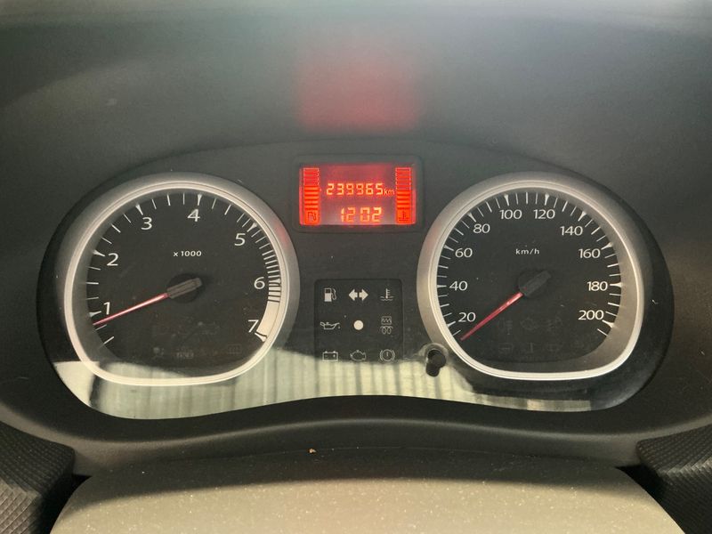 Dacia Duster 1.5 dCi Prestige 4x2 2012 – снимка 4