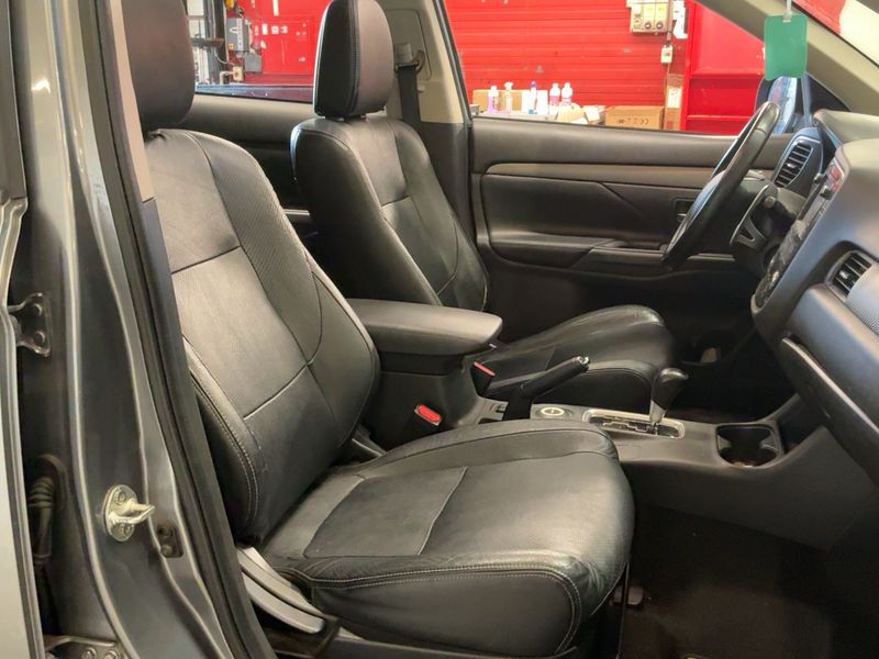 Mitsubishi Outlander 2.2 DI-D Instyle ClearTec 4WD 2013 – снимка 16