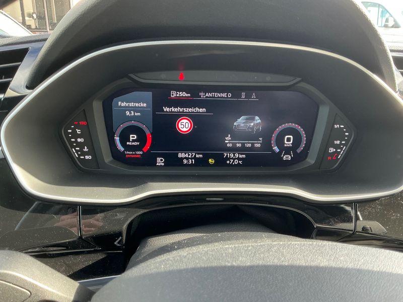 Audi Q3 Sportback 35 TDI quattro S line 2022 – снимка 19