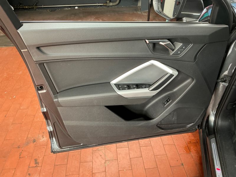 Audi Q3 Sportback 35 TDI quattro S line 2022 – снимка 22