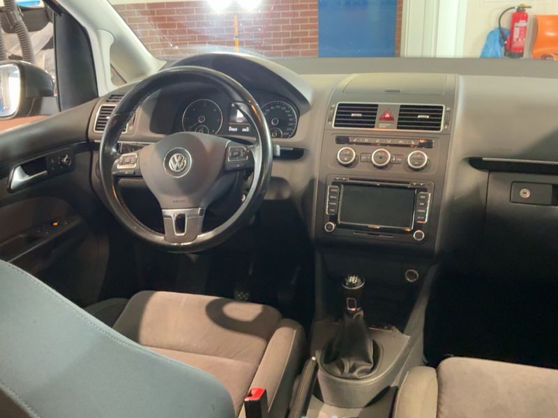 Volkswagen Touran 2.0 TDI Highline BlueMotion Tech 2015 – снимка 12