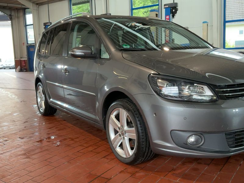 Volkswagen Touran 2.0 TDI Highline BlueMotion Tech 2015 – снимка на щета