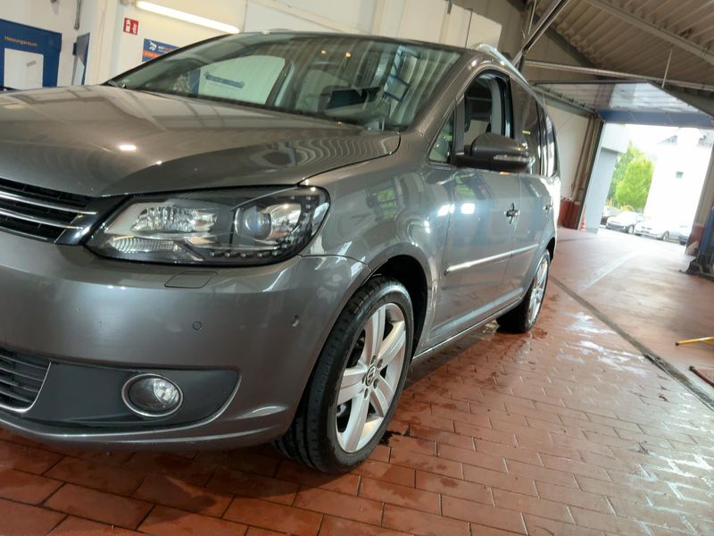 Volkswagen Touran 2.0 TDI Highline BlueMotion Tech 2015 – снимка на щета