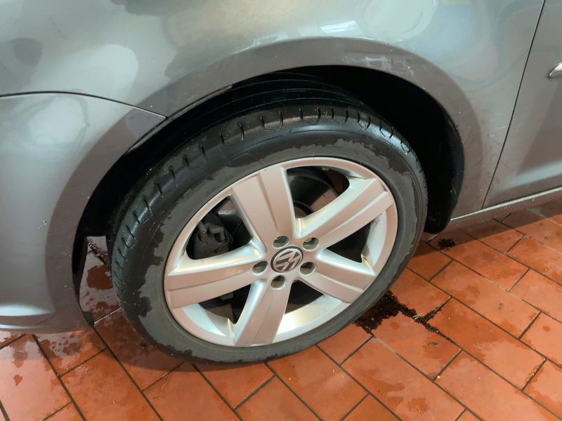 Volkswagen Touran 2.0 TDI Highline BlueMotion Tech 2015 – снимка 17