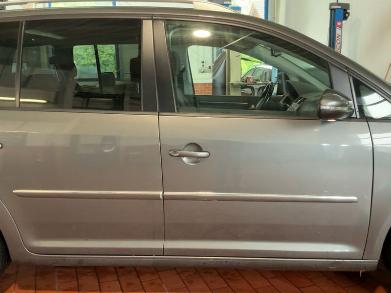 Volkswagen Touran 2.0 TDI Highline BlueMotion Tech 2015 – снимка на щета