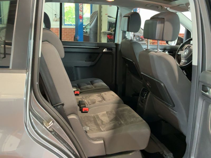 Volkswagen Touran 2.0 TDI Highline BlueMotion Tech 2015 – снимка 14