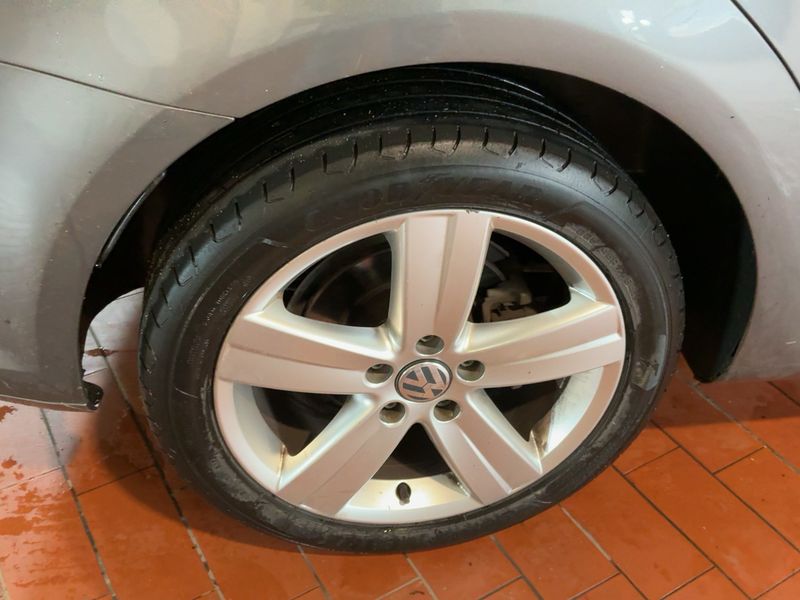 Volkswagen Touran 2.0 TDI Highline BlueMotion Tech 2015 – снимка 19