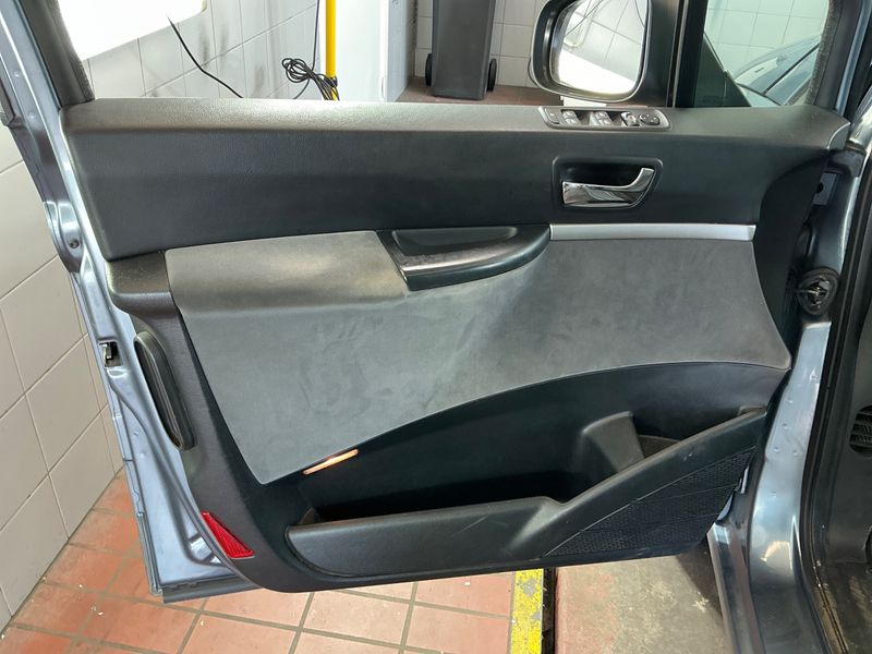 Peugeot 807 2.0 HDi Exclusive 2012 – снимка 47
