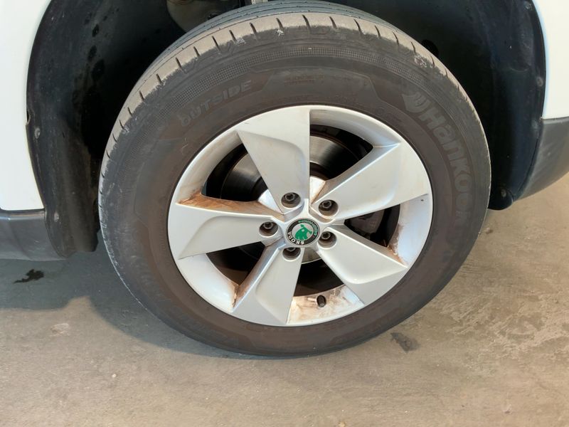Skoda Yeti 1.2 TSI Active Plus Edition 2013 – снимка 11