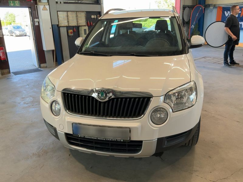 Skoda Yeti 1.2 TSI Active Plus Edition 2013 – снимка 14