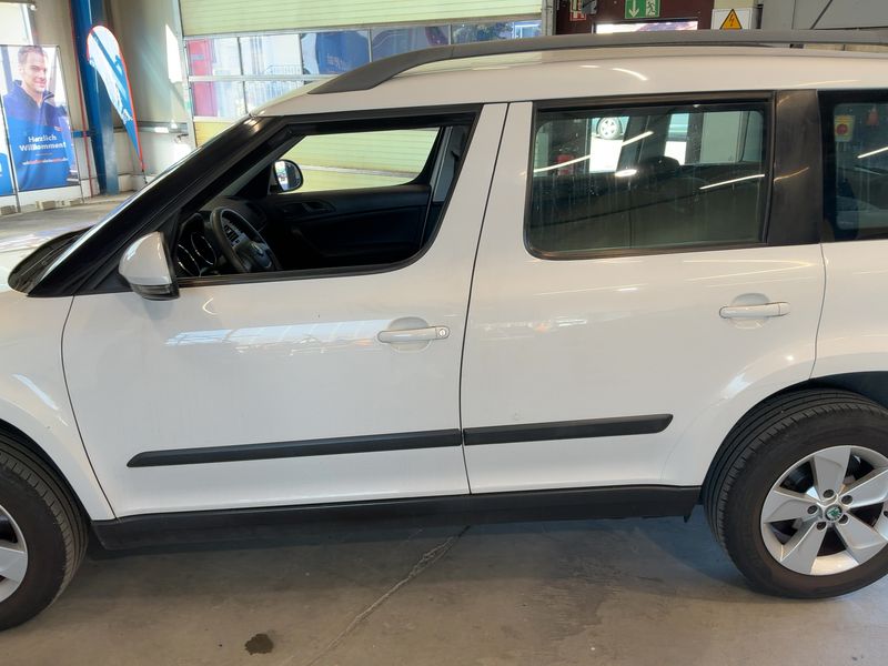 Skoda Yeti 1.2 TSI Active Plus Edition 2013 – снимка 4