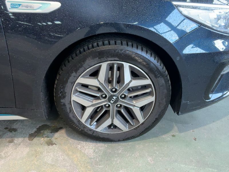Kia Optima 2.0 Hybrid Spirit 2021 – снимка 11