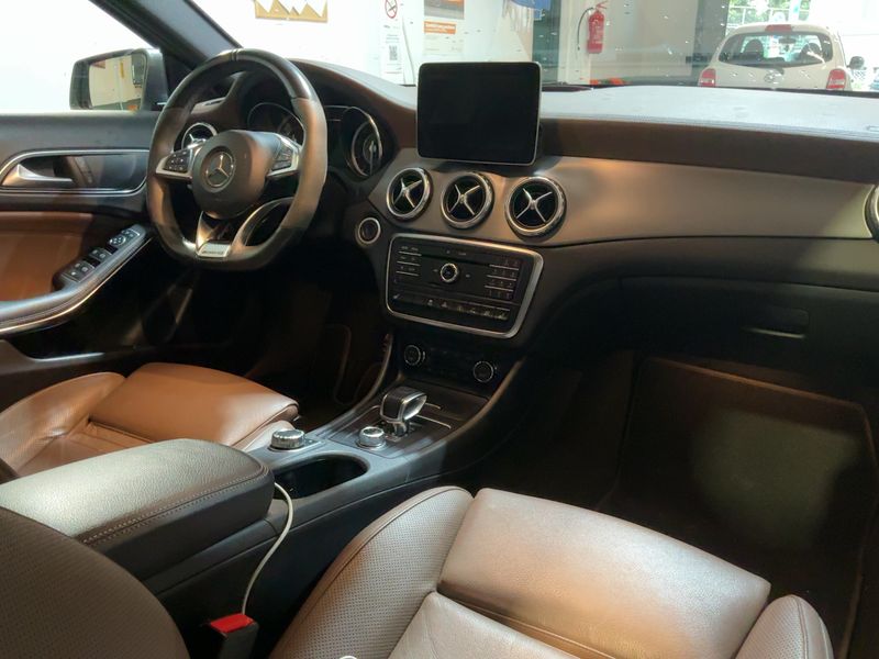 Mercedes-Benz GLA-Klasse GLA 45 AMG 4Matic 2016 – снимка 17
