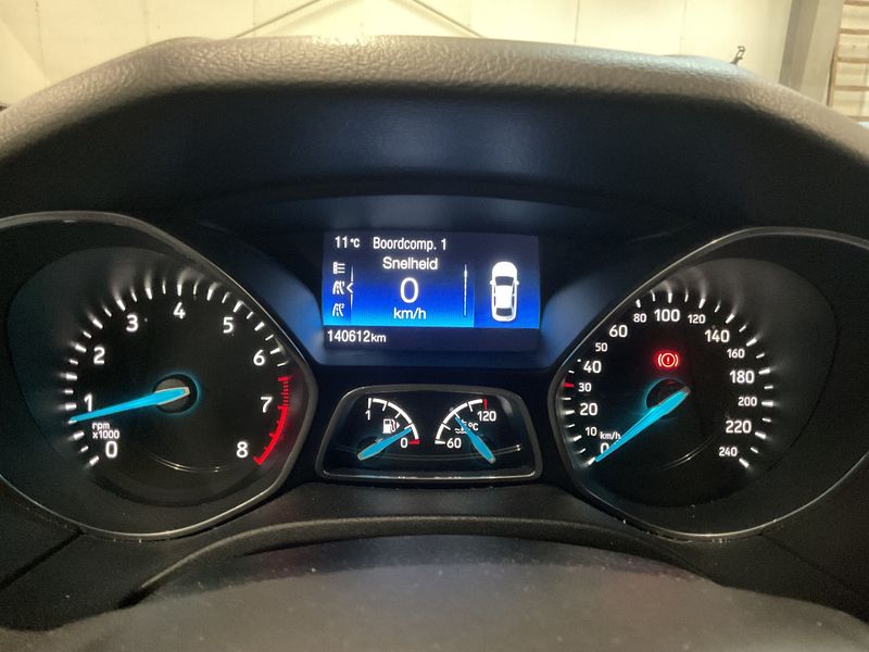 Ford Focus 1.5 EcoBoost Business 2016 – снимка 18