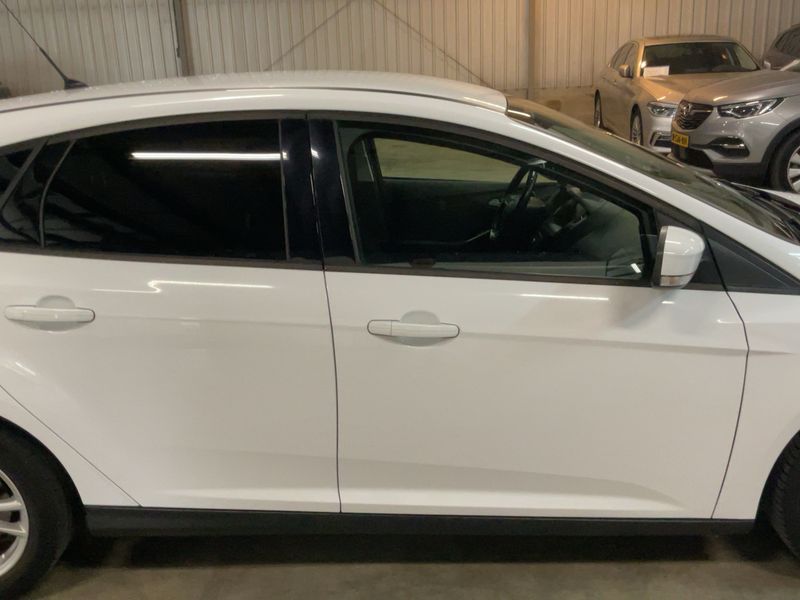 Ford Focus 1.5 EcoBoost Business 2016 – снимка 10