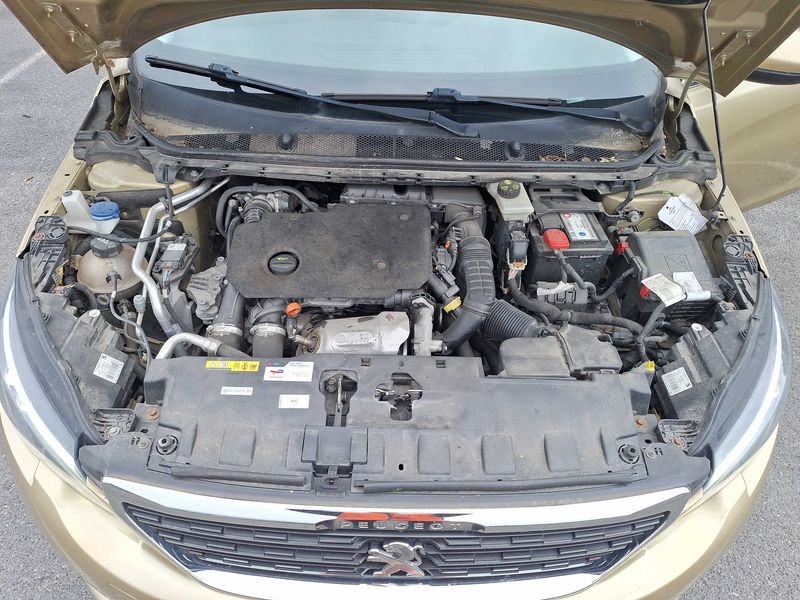 Peugeot 308 1.5 Blue-HDi Allure 2018 – снимка 8
