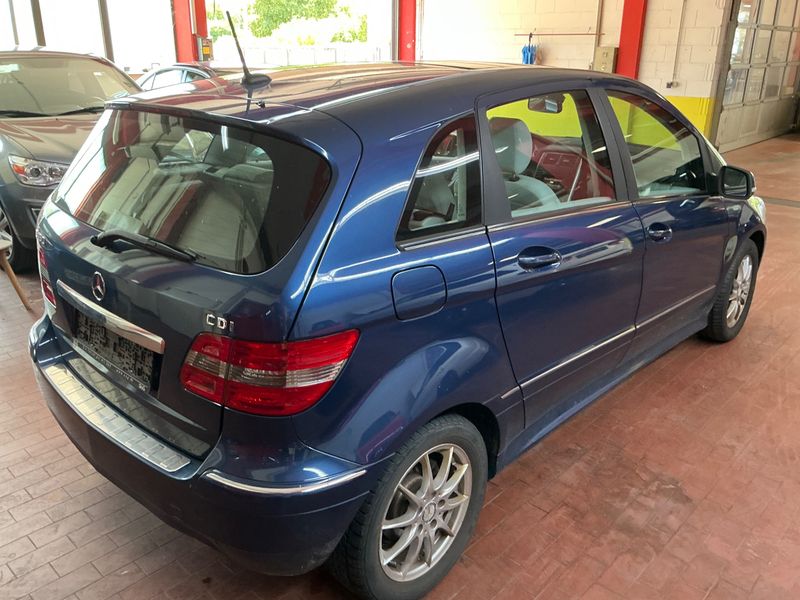 Mercedes-Benz B-Klasse B 180 CDI 2011 – снимка 2