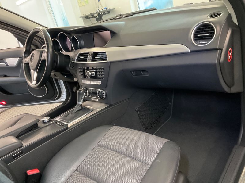 Mercedes-Benz C-Klasse C 220 CDI T BlueEfficiency Avantgarde 2013 – снимка 26