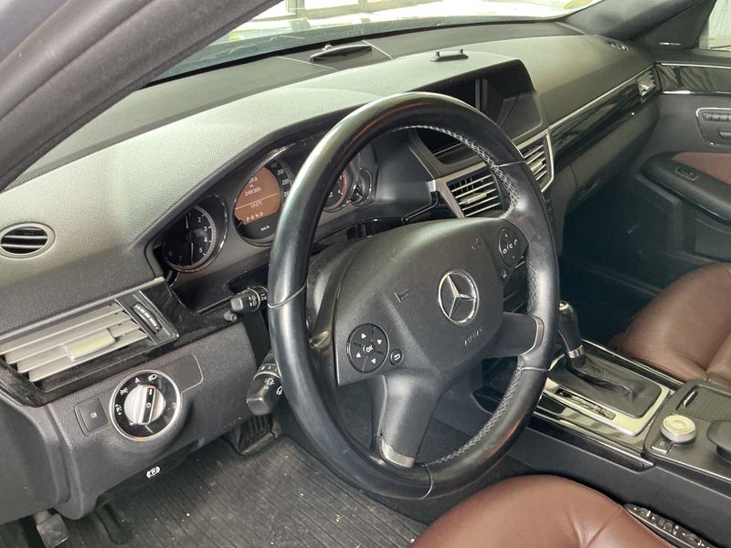 Mercedes-Benz E-Klasse E 220 CDI T BlueEfficiency Avantgarde 2011 – снимка 34