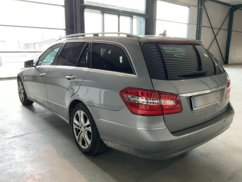 Mercedes-Benz E-Klasse E 220 CDI T BlueEfficiency Avantgarde 2011 – снимка 6