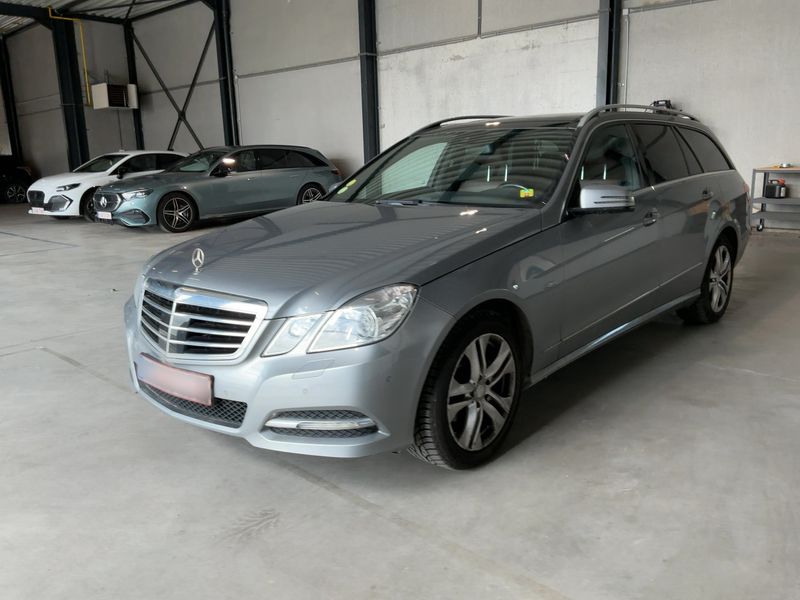 Mercedes-Benz E-Klasse E 220 CDI T BlueEfficiency Avantgarde 2011