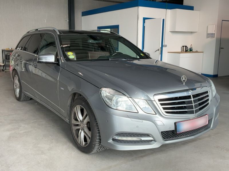 Mercedes-Benz E-Klasse E 220 CDI T BlueEfficiency Avantgarde 2011 – снимка 8