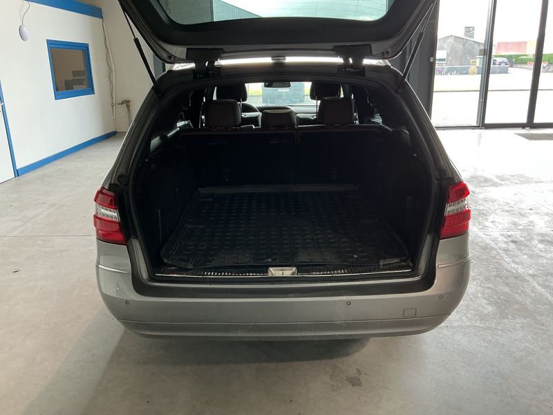 Mercedes-Benz E-Klasse E 220 CDI T BlueEfficiency Avantgarde 2011 – снимка 16