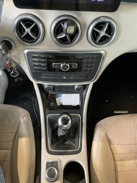 Mercedes-Benz A-Klasse A 180 BlueEfficiency Urban 2013 – снимка 28