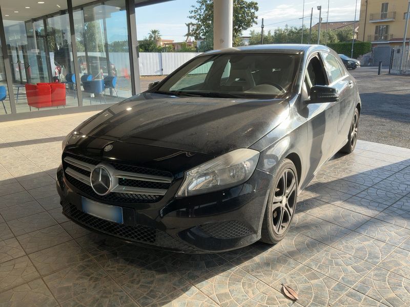 Mercedes-Benz A-Klasse A 180 BlueEfficiency Urban 2013 – снимка 1