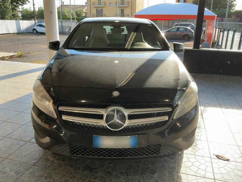 Mercedes-Benz A-Klasse A 180 BlueEfficiency Urban 2013 – снимка 14