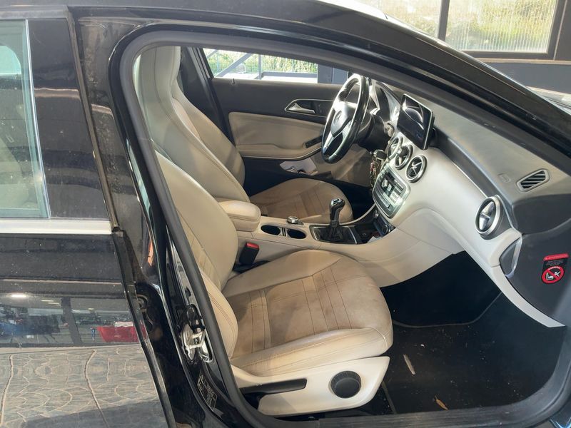 Mercedes-Benz A-Klasse A 180 BlueEfficiency Urban 2013 – снимка 16